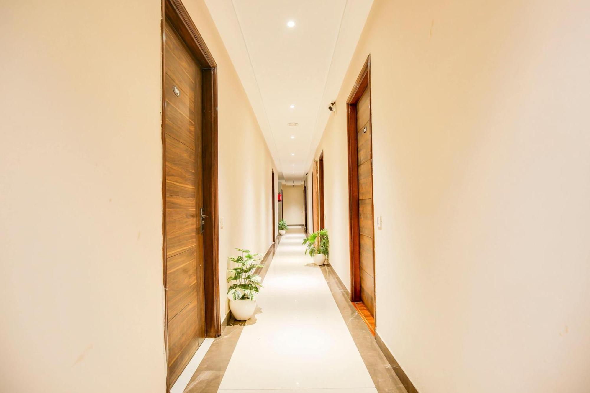 Super Townhouse Grand Fortune Amritsar Bagian luar foto