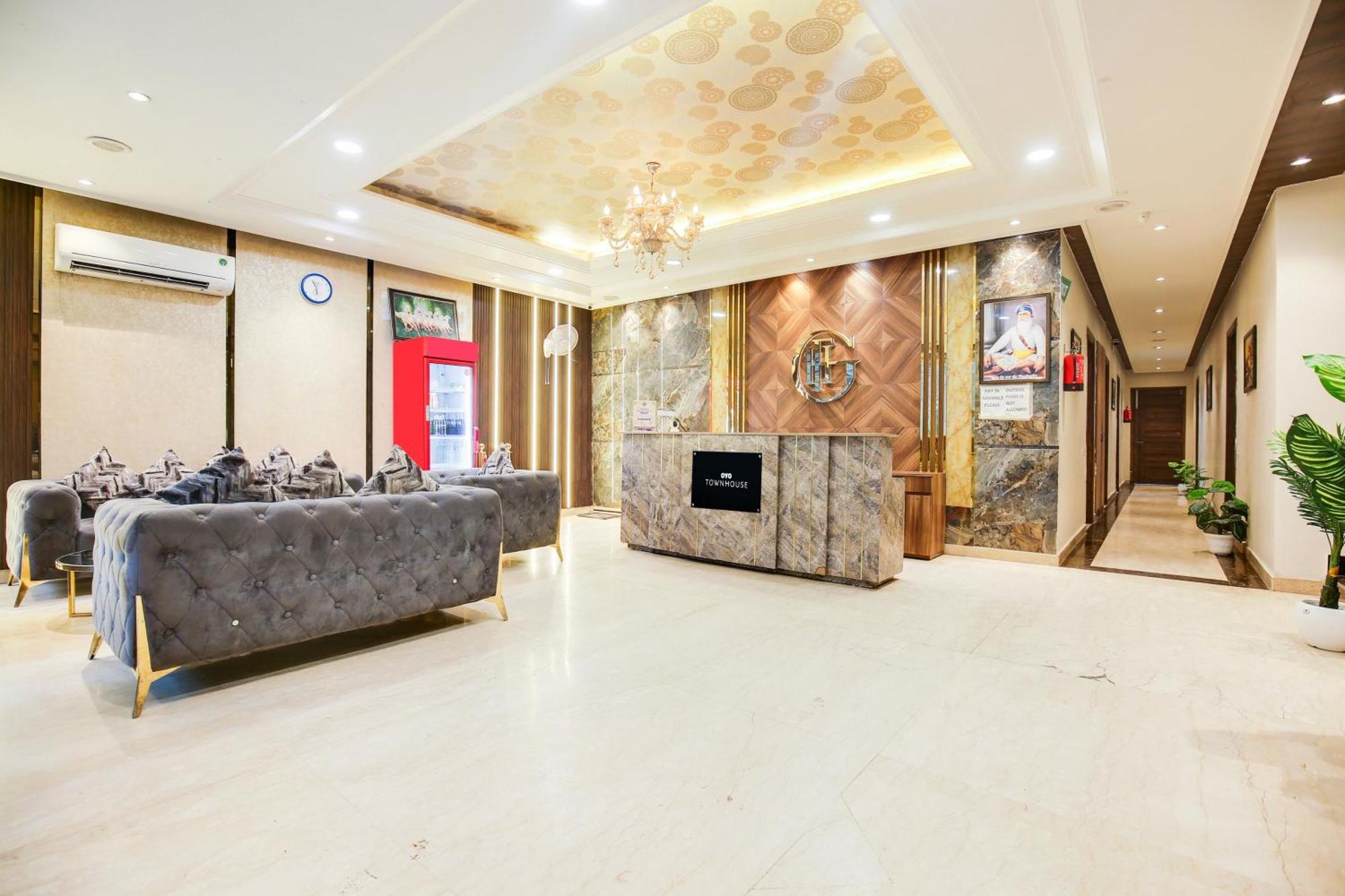 Super Townhouse Grand Fortune Amritsar Bagian luar foto
