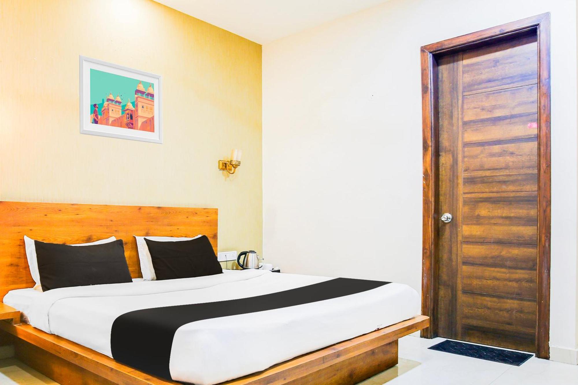 Super Townhouse Grand Fortune Amritsar Bagian luar foto