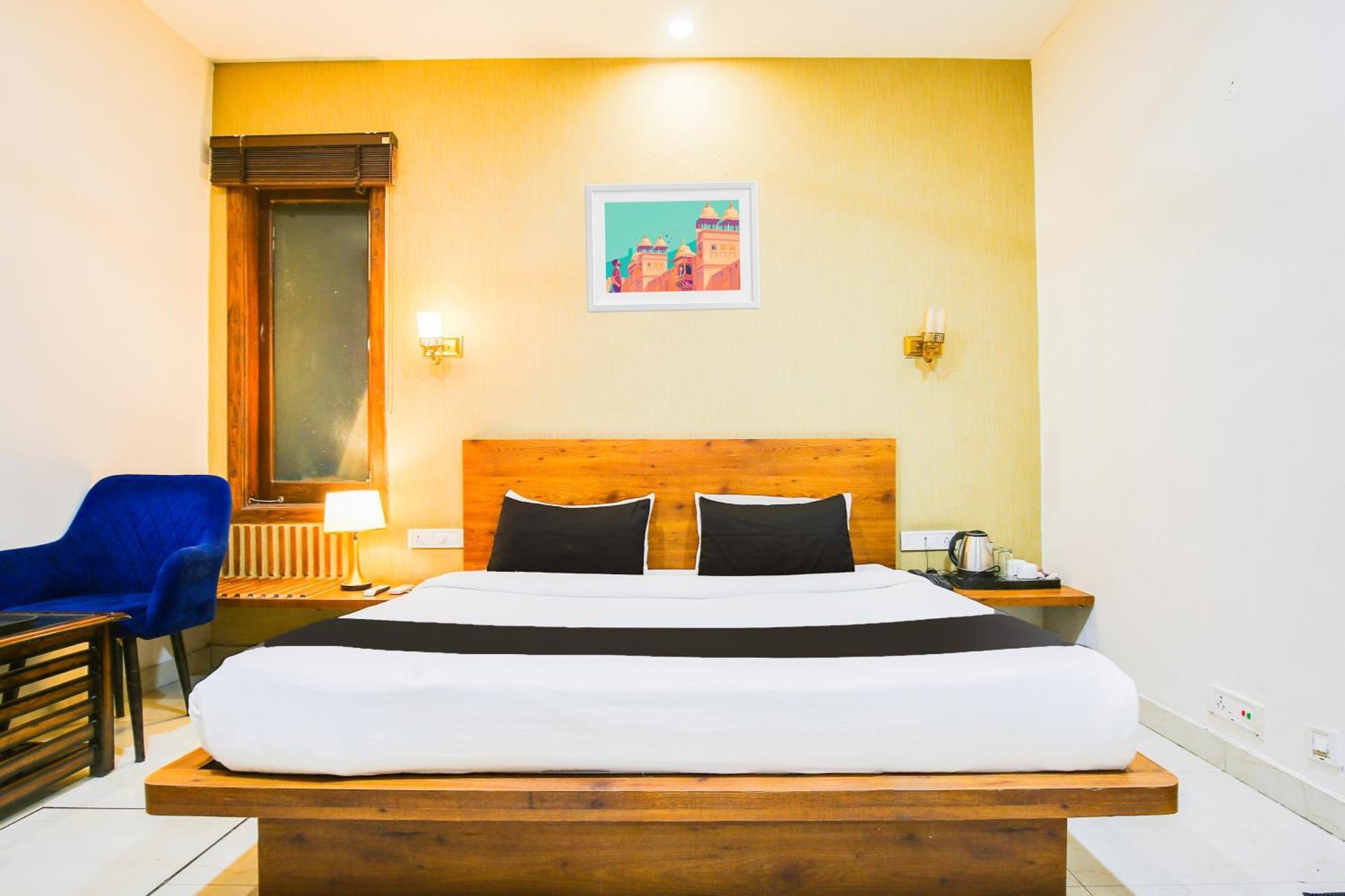 Super Townhouse Grand Fortune Amritsar Bagian luar foto