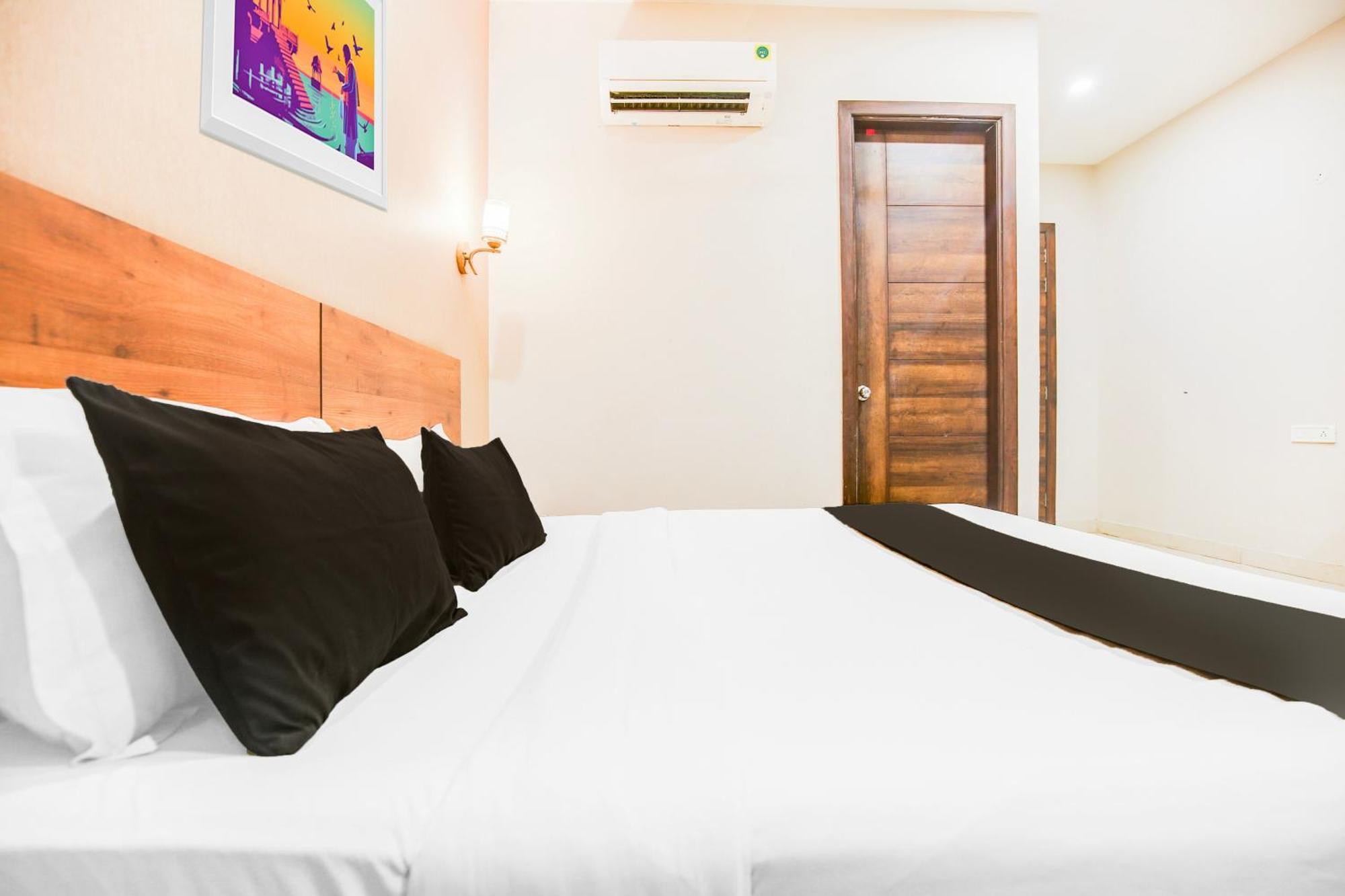 Super Townhouse Grand Fortune Amritsar Bagian luar foto